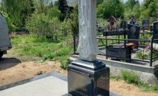 Плюсы гранитных памятников на кладбище